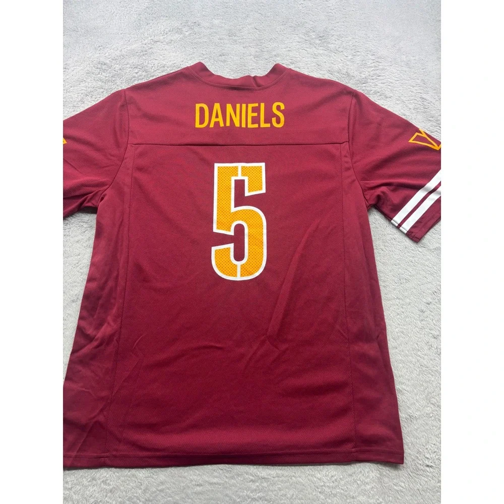 Washington Commanders Jayden Daniels 5 NFLPA Jersey Mens L *Small defect* - Picture 3 of 4